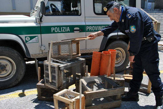 Polizia Provinciale Ragusa sequestro Trappole per Conigli Selvatici